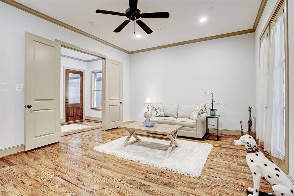 1307 4 Rosedale Street, Houston, Texas 77004, 3 Bedrooms Bedrooms, 9 Rooms Rooms,4 BathroomsBathrooms,Townhouse/condo,For Sale,Rosedale,66048480
