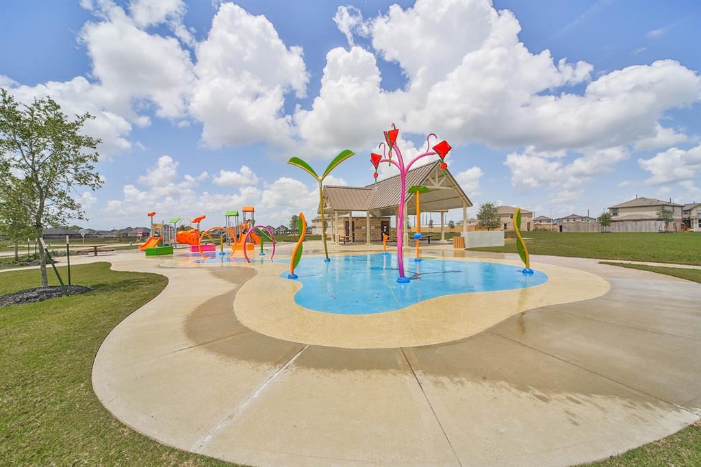 25214 2 Lexington Manor Court, Katy, Texas 77493, 4 Bedrooms Bedrooms, 10 Rooms Rooms,2 BathroomsBathrooms,Single-family,For Sale,Lexington Manor,97312379