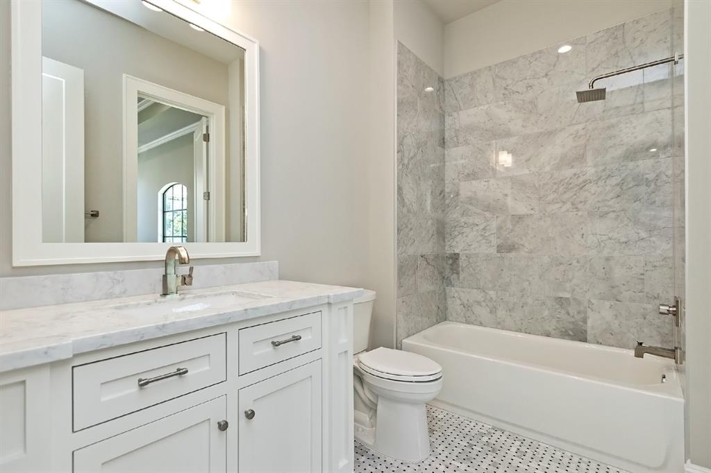 1443 2 Martin Street, Houston, Texas 77018, 4 Bedrooms Bedrooms, 7 Rooms Rooms,3 BathroomsBathrooms,Single-family,For Sale,Martin,83943037