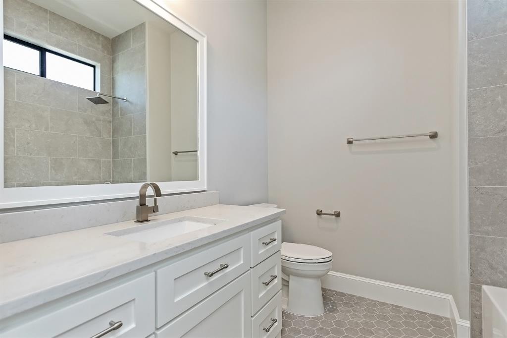 1443 2 Martin Street, Houston, Texas 77018, 4 Bedrooms Bedrooms, 7 Rooms Rooms,3 BathroomsBathrooms,Single-family,For Sale,Martin,83943037