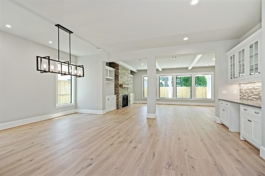 1443 2 Martin Street, Houston, Texas 77018, 4 Bedrooms Bedrooms, 7 Rooms Rooms,3 BathroomsBathrooms,Single-family,For Sale,Martin,83943037