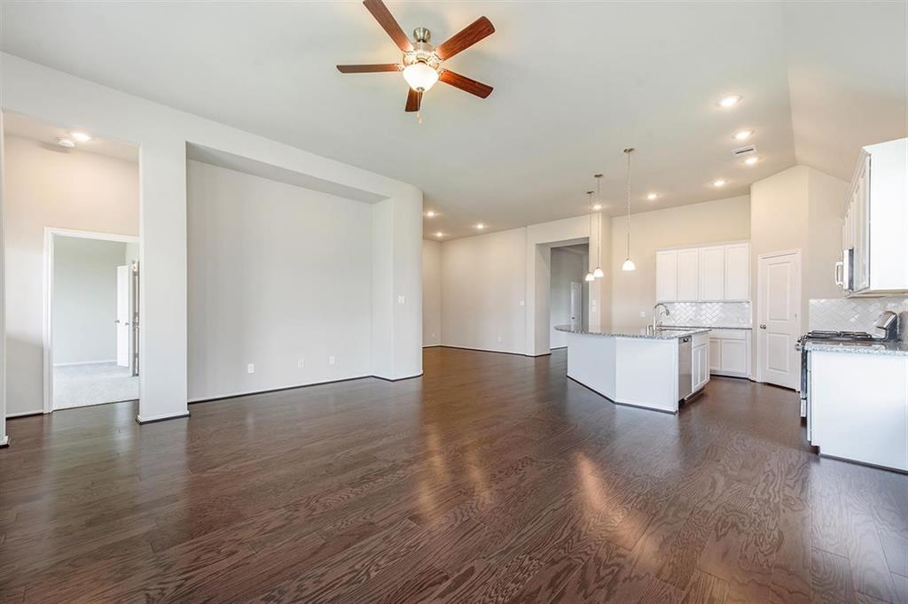 2003 1 Oak Leaf Court, Manvel, Texas 77578, 4 Bedrooms Bedrooms, 7 Rooms Rooms,3 BathroomsBathrooms,Single-family,For Sale,Oak Leaf,86887025