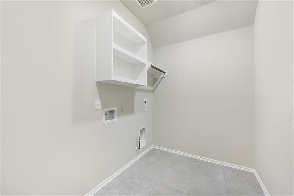 2003 1 Oak Leaf Court, Manvel, Texas 77578, 4 Bedrooms Bedrooms, 7 Rooms Rooms,3 BathroomsBathrooms,Single-family,For Sale,Oak Leaf,86887025