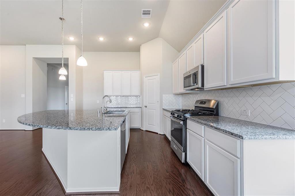 2003 1 Oak Leaf Court, Manvel, Texas 77578, 4 Bedrooms Bedrooms, 7 Rooms Rooms,3 BathroomsBathrooms,Single-family,For Sale,Oak Leaf,86887025