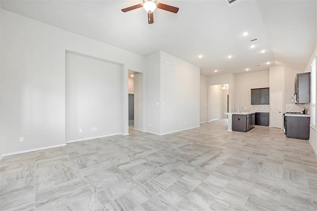 4727 1 Crest Hill Drive, Manvel, Texas 77578, 4 Bedrooms Bedrooms, 6 Rooms Rooms,2 BathroomsBathrooms,Single-family,For Sale,Crest Hill,56234175