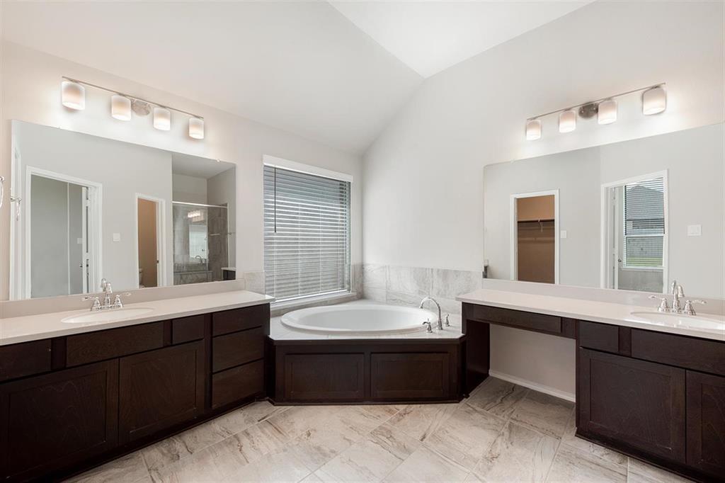 4727 1 Crest Hill Drive, Manvel, Texas 77578, 4 Bedrooms Bedrooms, 6 Rooms Rooms,2 BathroomsBathrooms,Single-family,For Sale,Crest Hill,56234175