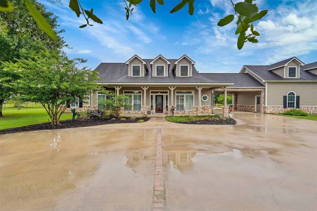 Country Homes/acreage For Sale 8 Rooms 3 Bedrooms 3 Bathrooms