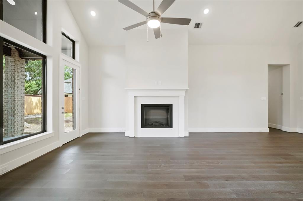 1957 2 Glosridge Drive, Houston, Texas 77055, 4 Bedrooms Bedrooms, 8 Rooms Rooms,4 BathroomsBathrooms,Single-family,For Sale,Glosridge,70918415