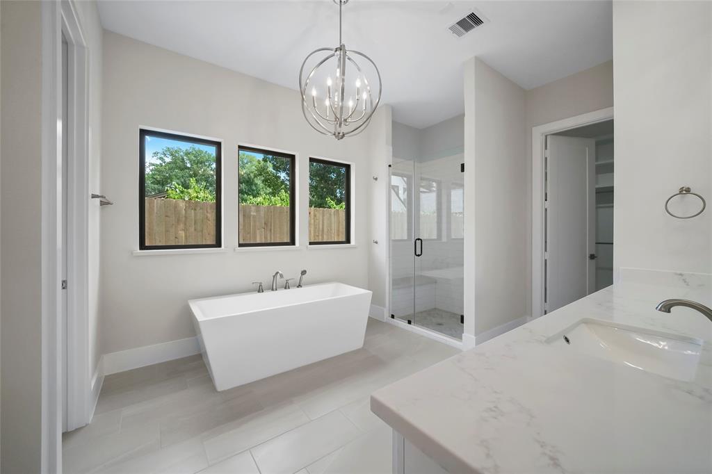 1957 2 Glosridge Drive, Houston, Texas 77055, 4 Bedrooms Bedrooms, 8 Rooms Rooms,4 BathroomsBathrooms,Single-family,For Sale,Glosridge,70918415