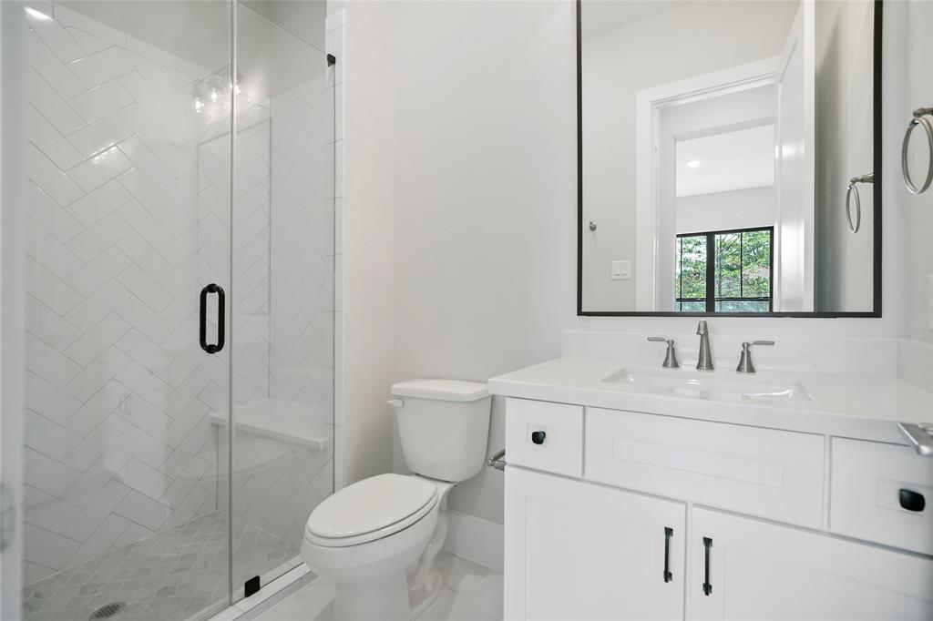 1957 2 Glosridge Drive, Houston, Texas 77055, 4 Bedrooms Bedrooms, 8 Rooms Rooms,4 BathroomsBathrooms,Single-family,For Sale,Glosridge,70918415