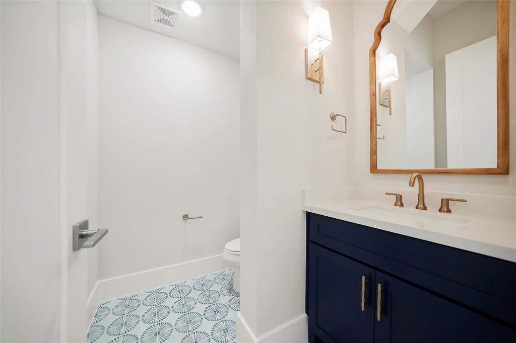 1957 2 Glosridge Drive, Houston, Texas 77055, 4 Bedrooms Bedrooms, 8 Rooms Rooms,4 BathroomsBathrooms,Single-family,For Sale,Glosridge,70918415