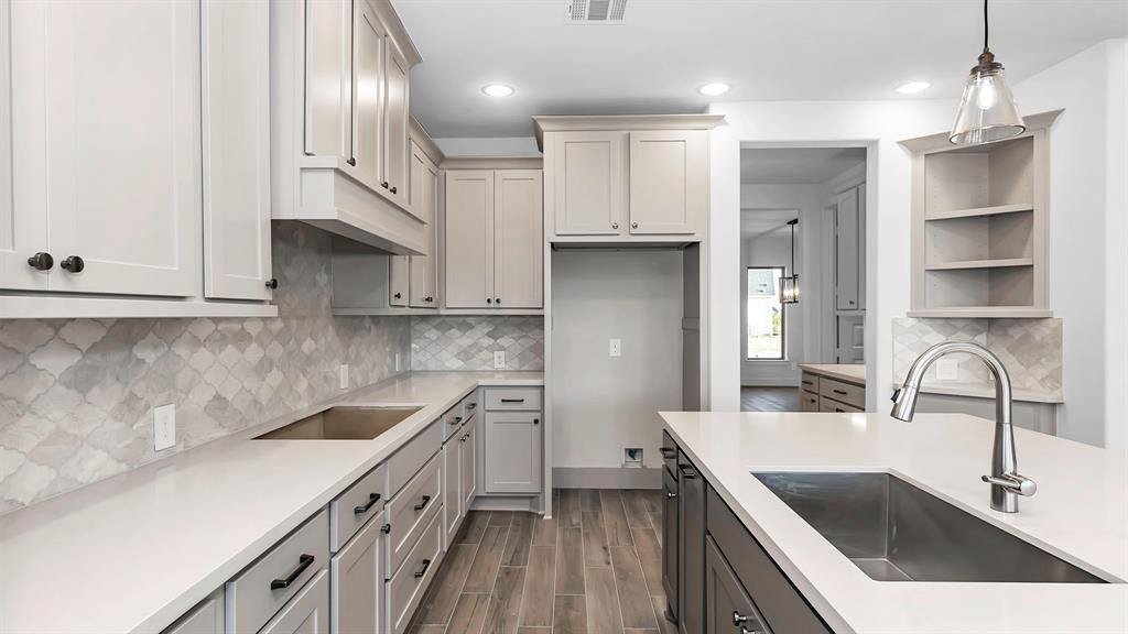 28803 2 Ember Crest Lane, Fulshear, Texas 77441, 5 Bedrooms Bedrooms, 11 Rooms Rooms,4 BathroomsBathrooms,Single-family,For Sale,Ember Crest,62384210