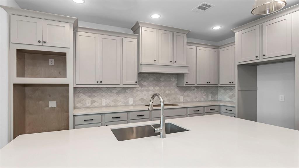 28803 2 Ember Crest Lane, Fulshear, Texas 77441, 5 Bedrooms Bedrooms, 11 Rooms Rooms,4 BathroomsBathrooms,Single-family,For Sale,Ember Crest,62384210