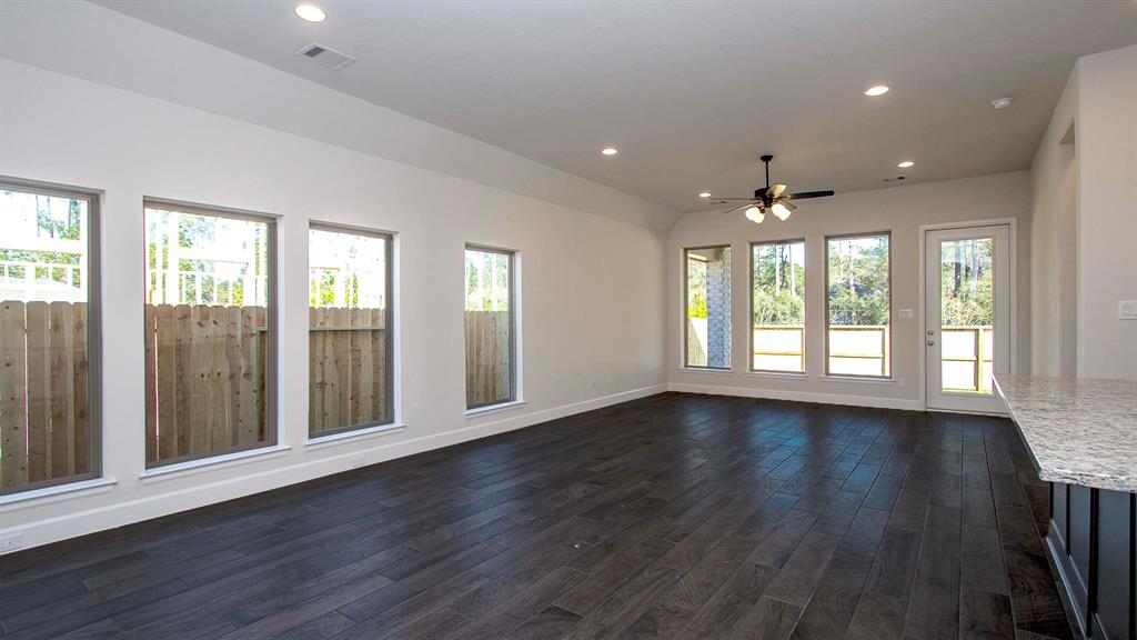 113 1 Dove Springs Court, Conroe, Texas 77304, 4 Bedrooms Bedrooms, 6 Rooms Rooms,3 BathroomsBathrooms,Single-family,For Sale,Dove Springs,64379870