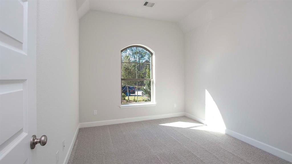 113 1 Dove Springs Court, Conroe, Texas 77304, 4 Bedrooms Bedrooms, 6 Rooms Rooms,3 BathroomsBathrooms,Single-family,For Sale,Dove Springs,64379870