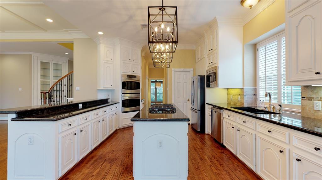 9307 2 Shady Lane Circle, Houston, Texas 77063, 4 Bedrooms Bedrooms, 12 Rooms Rooms,3 BathroomsBathrooms,Single-family,For Sale,Shady Lane,80929847