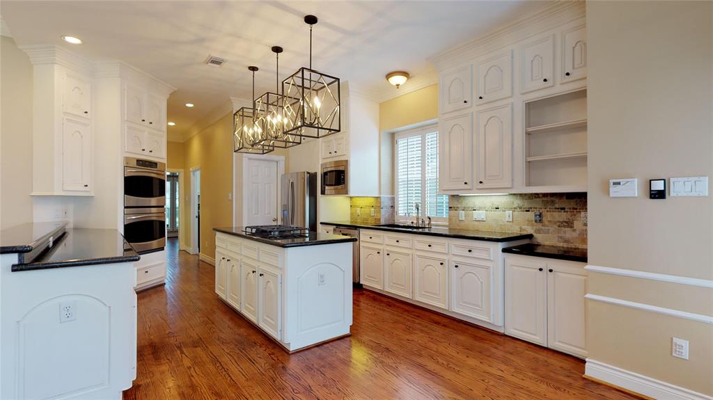 9307 2 Shady Lane Circle, Houston, Texas 77063, 4 Bedrooms Bedrooms, 12 Rooms Rooms,3 BathroomsBathrooms,Single-family,For Sale,Shady Lane,80929847