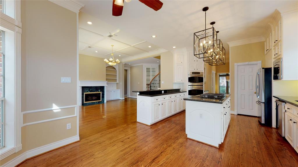 9307 2 Shady Lane Circle, Houston, Texas 77063, 4 Bedrooms Bedrooms, 12 Rooms Rooms,3 BathroomsBathrooms,Single-family,For Sale,Shady Lane,80929847