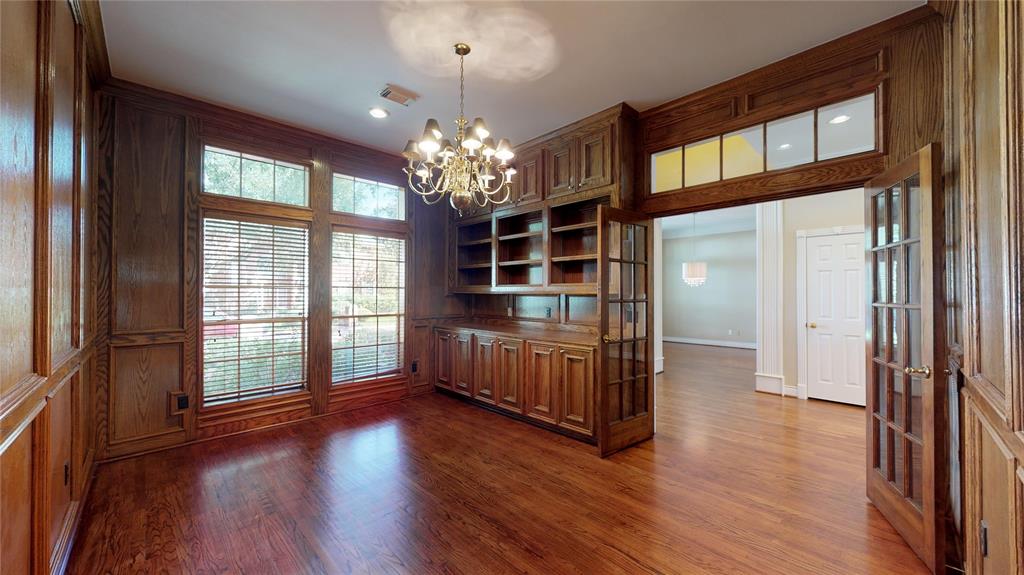 9307 2 Shady Lane Circle, Houston, Texas 77063, 4 Bedrooms Bedrooms, 12 Rooms Rooms,3 BathroomsBathrooms,Single-family,For Sale,Shady Lane,80929847