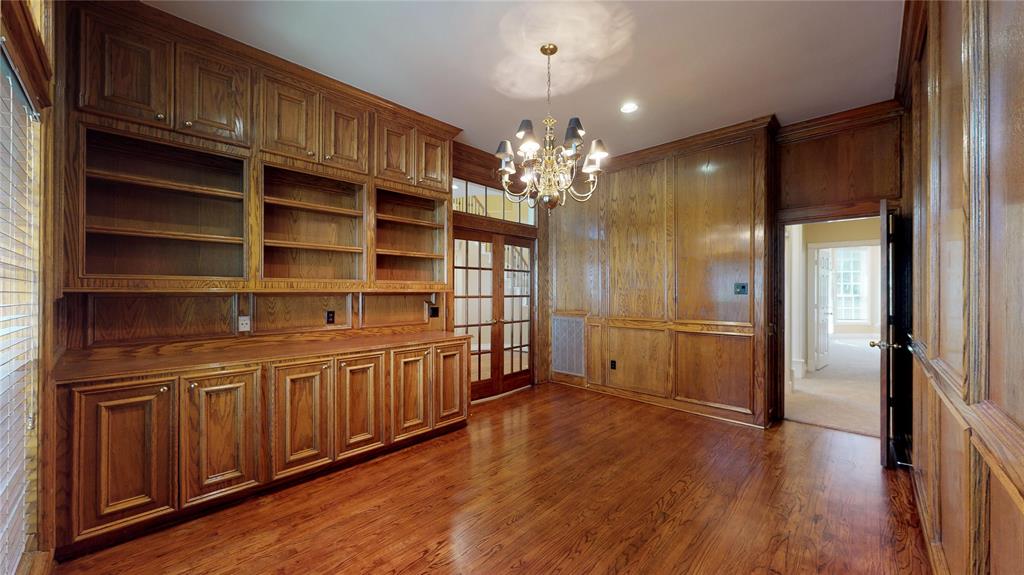9307 2 Shady Lane Circle, Houston, Texas 77063, 4 Bedrooms Bedrooms, 12 Rooms Rooms,3 BathroomsBathrooms,Single-family,For Sale,Shady Lane,80929847