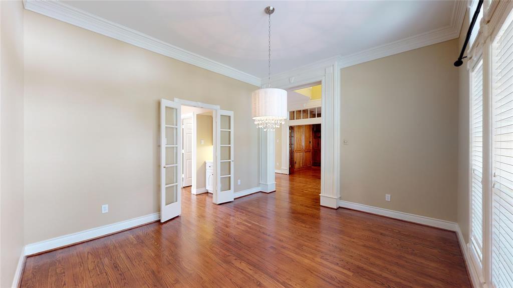 9307 2 Shady Lane Circle, Houston, Texas 77063, 4 Bedrooms Bedrooms, 12 Rooms Rooms,3 BathroomsBathrooms,Single-family,For Sale,Shady Lane,80929847