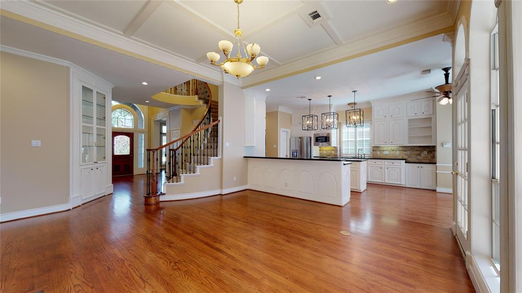 9307 2 Shady Lane Circle, Houston, Texas 77063, 4 Bedrooms Bedrooms, 12 Rooms Rooms,3 BathroomsBathrooms,Single-family,For Sale,Shady Lane,80929847