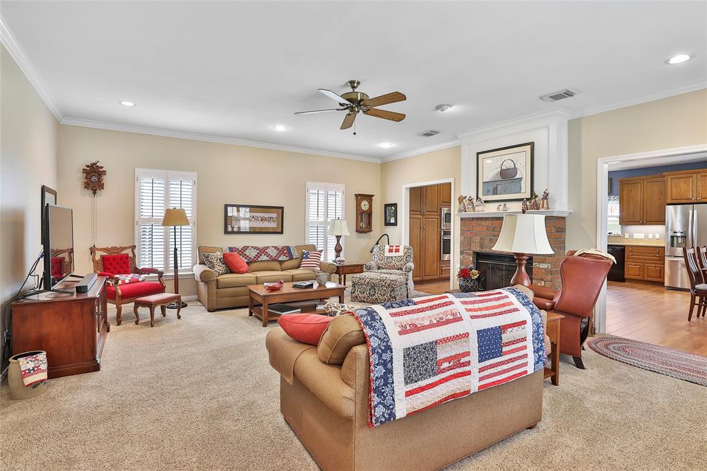 111 2 4th Street, Sugar Land, Texas 77498, 3 Bedrooms Bedrooms, 6 Rooms Rooms,2 BathroomsBathrooms,Single-family,For Sale,4th,77591741