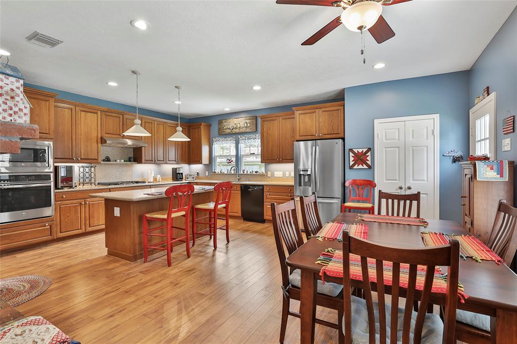 111 2 4th Street, Sugar Land, Texas 77498, 3 Bedrooms Bedrooms, 6 Rooms Rooms,2 BathroomsBathrooms,Single-family,For Sale,4th,77591741