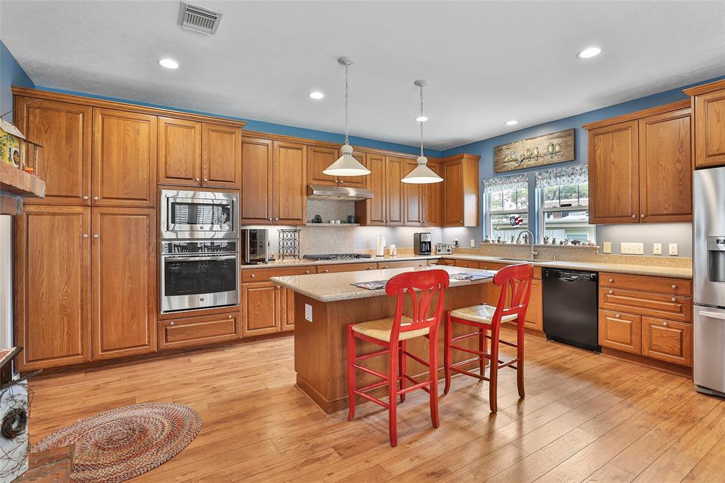 111 2 4th Street, Sugar Land, Texas 77498, 3 Bedrooms Bedrooms, 6 Rooms Rooms,2 BathroomsBathrooms,Single-family,For Sale,4th,77591741