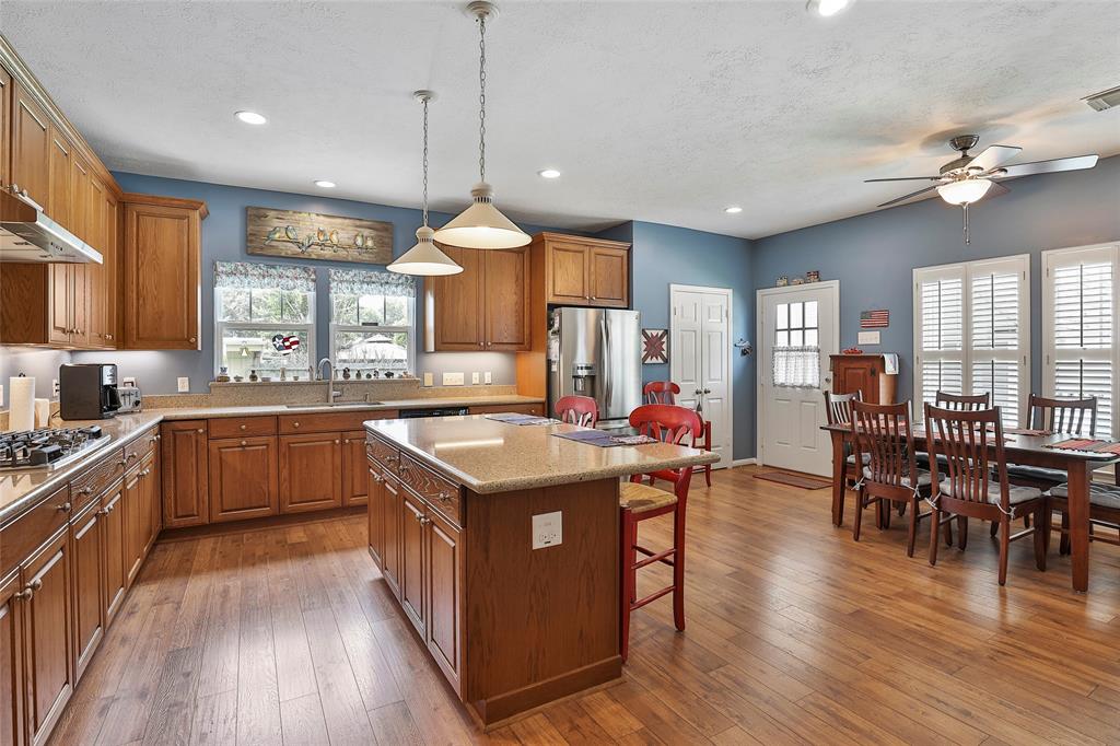 111 2 4th Street, Sugar Land, Texas 77498, 3 Bedrooms Bedrooms, 6 Rooms Rooms,2 BathroomsBathrooms,Single-family,For Sale,4th,77591741