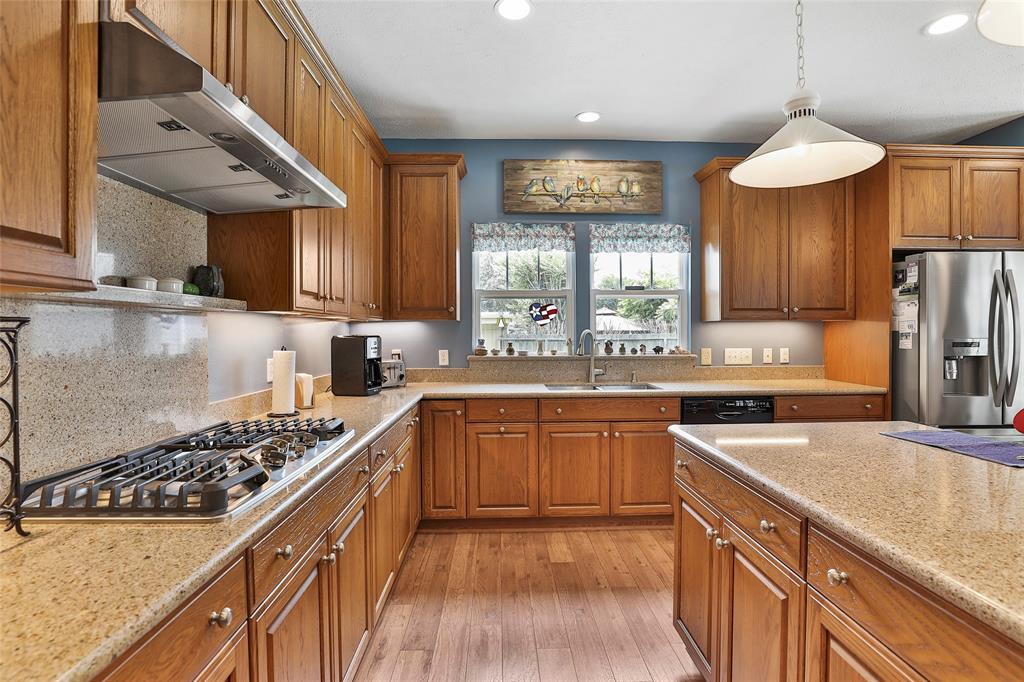 111 2 4th Street, Sugar Land, Texas 77498, 3 Bedrooms Bedrooms, 6 Rooms Rooms,2 BathroomsBathrooms,Single-family,For Sale,4th,77591741