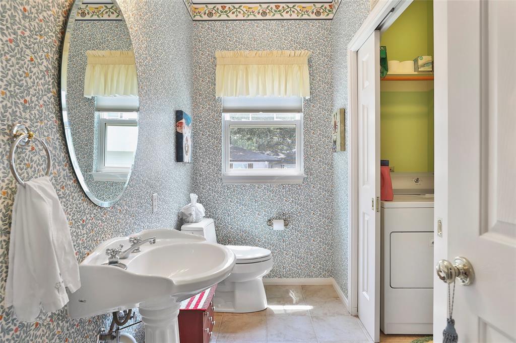 111 2 4th Street, Sugar Land, Texas 77498, 3 Bedrooms Bedrooms, 6 Rooms Rooms,2 BathroomsBathrooms,Single-family,For Sale,4th,77591741