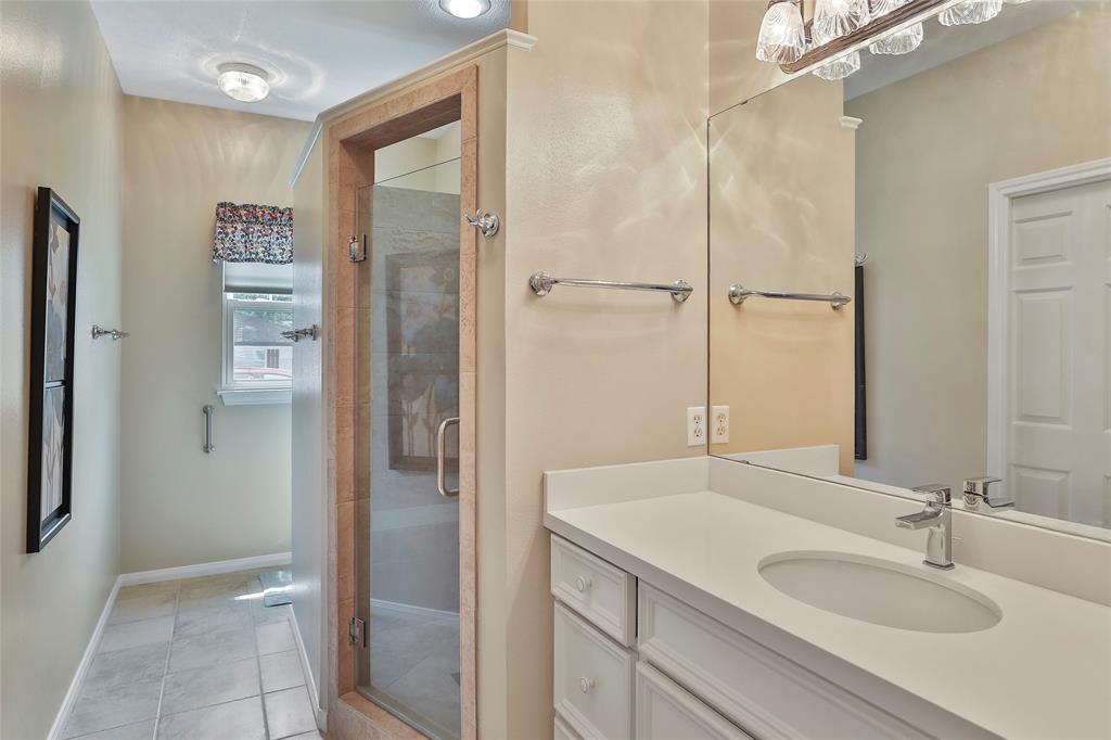 111 2 4th Street, Sugar Land, Texas 77498, 3 Bedrooms Bedrooms, 6 Rooms Rooms,2 BathroomsBathrooms,Single-family,For Sale,4th,77591741