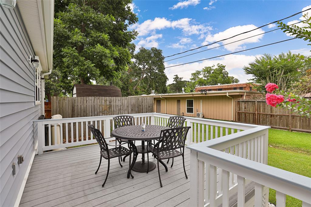 111 2 4th Street, Sugar Land, Texas 77498, 3 Bedrooms Bedrooms, 6 Rooms Rooms,2 BathroomsBathrooms,Single-family,For Sale,4th,77591741
