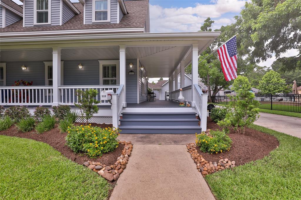 111 2 4th Street, Sugar Land, Texas 77498, 3 Bedrooms Bedrooms, 6 Rooms Rooms,2 BathroomsBathrooms,Single-family,For Sale,4th,77591741