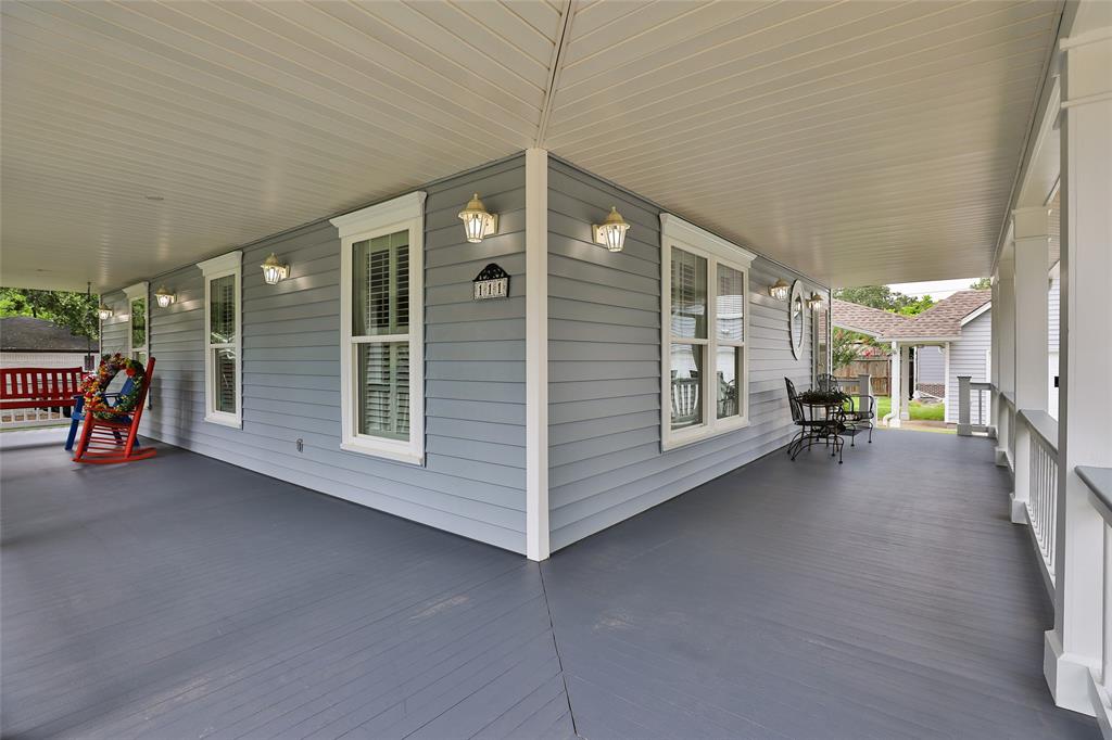111 2 4th Street, Sugar Land, Texas 77498, 3 Bedrooms Bedrooms, 6 Rooms Rooms,2 BathroomsBathrooms,Single-family,For Sale,4th,77591741