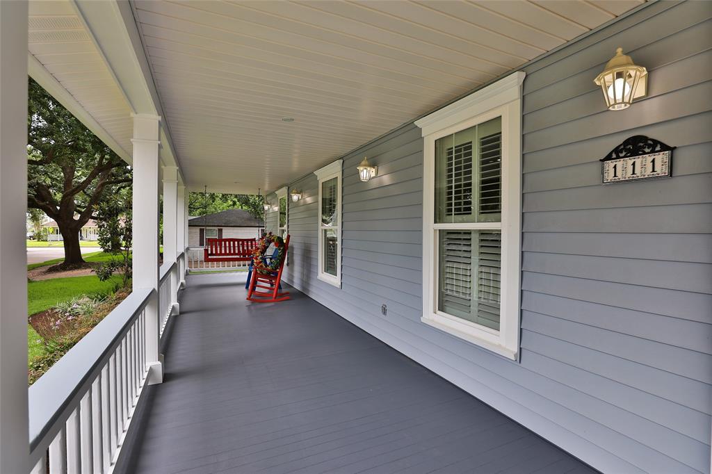 111 2 4th Street, Sugar Land, Texas 77498, 3 Bedrooms Bedrooms, 6 Rooms Rooms,2 BathroomsBathrooms,Single-family,For Sale,4th,77591741