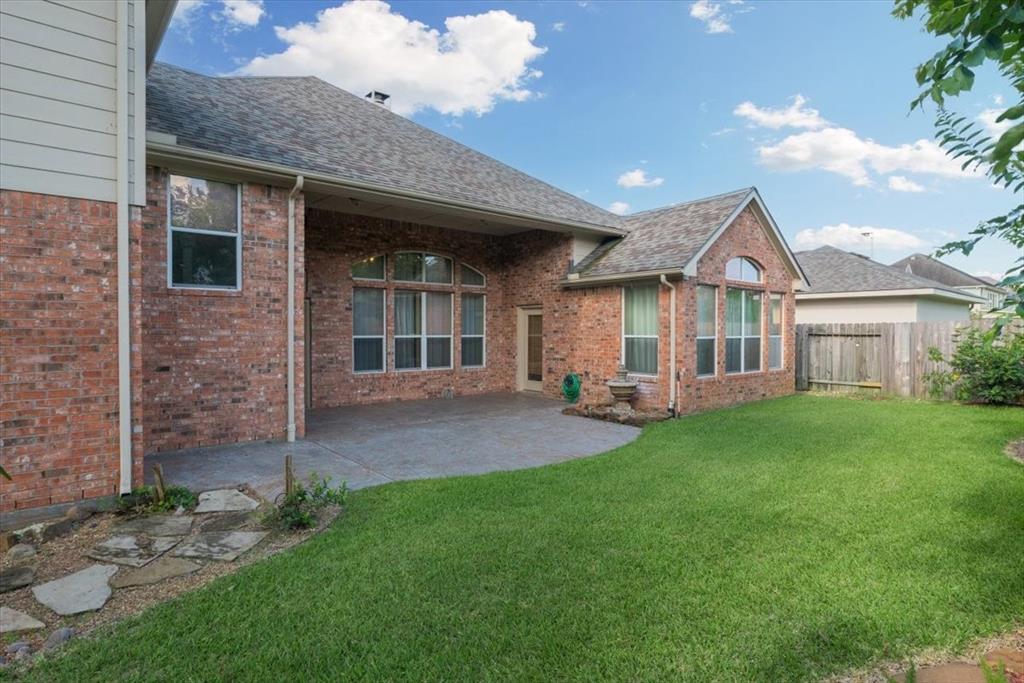 6002 2 Briar Hill Court, Sugar Land, Texas 77479, 4 Bedrooms Bedrooms, 13 Rooms Rooms,3 BathroomsBathrooms,Single-family,For Sale,Briar Hill,23864190