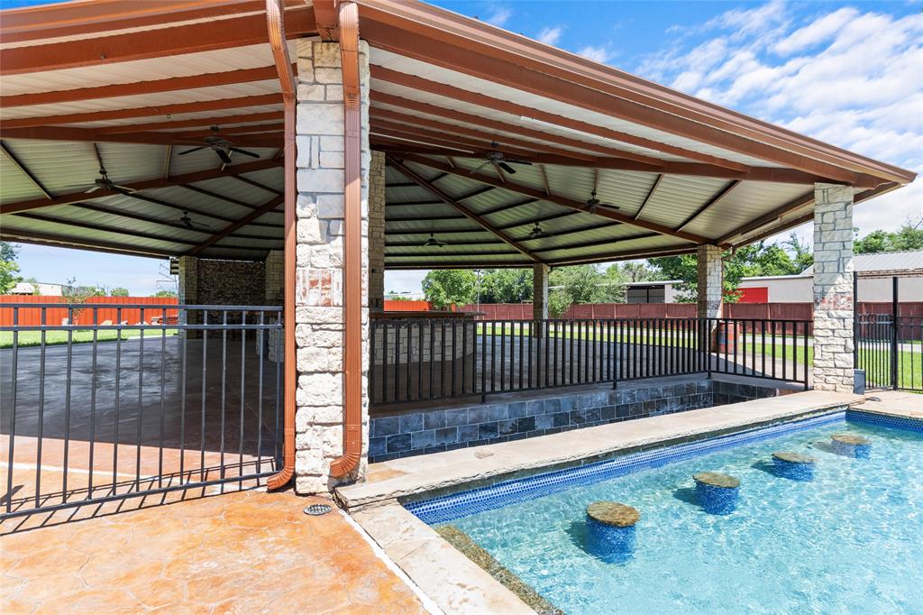 13635 1 Reeveston Road, Houston, Texas 77039, 5 Bedrooms Bedrooms, 9 Rooms Rooms,3 BathroomsBathrooms,Single-family,For Sale,Reeveston,66013237