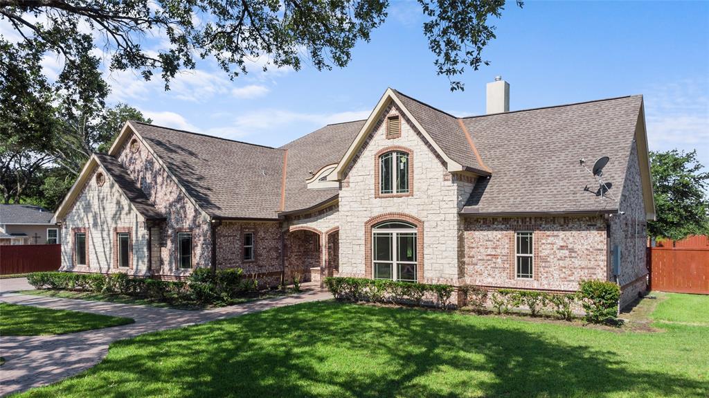 13635 1 Reeveston Road, Houston, Texas 77039, 5 Bedrooms Bedrooms, 9 Rooms Rooms,3 BathroomsBathrooms,Single-family,For Sale,Reeveston,66013237