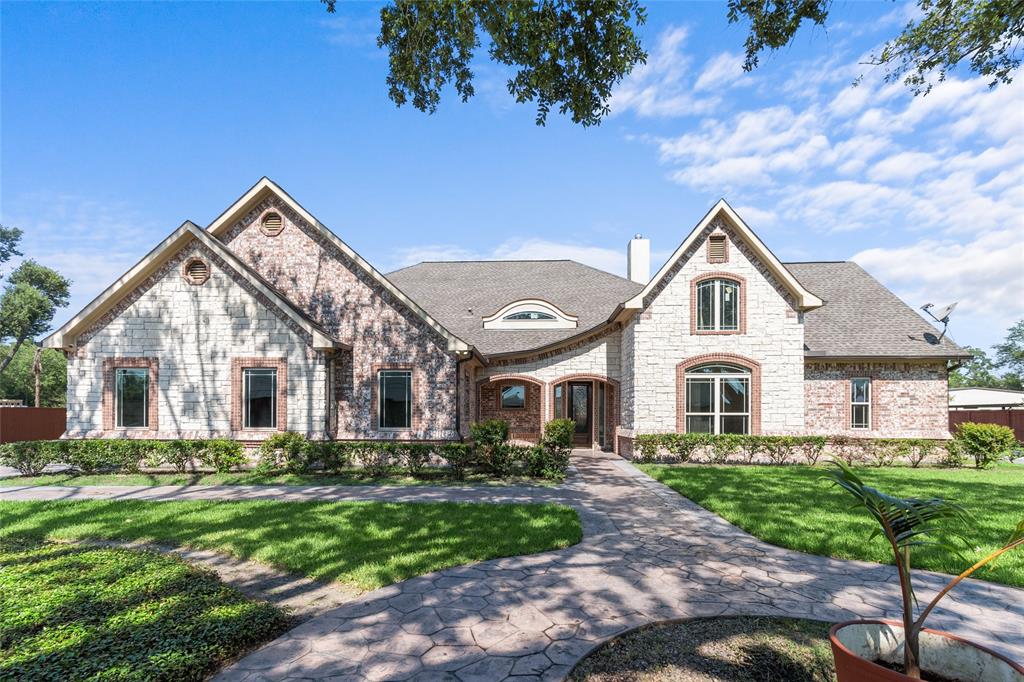 13635 1 Reeveston Road, Houston, Texas 77039, 5 Bedrooms Bedrooms, 9 Rooms Rooms,3 BathroomsBathrooms,Single-family,For Sale,Reeveston,66013237