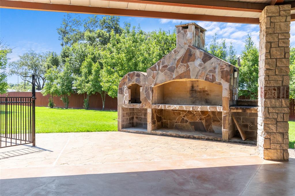 13635 1 Reeveston Road, Houston, Texas 77039, 5 Bedrooms Bedrooms, 9 Rooms Rooms,3 BathroomsBathrooms,Single-family,For Sale,Reeveston,66013237