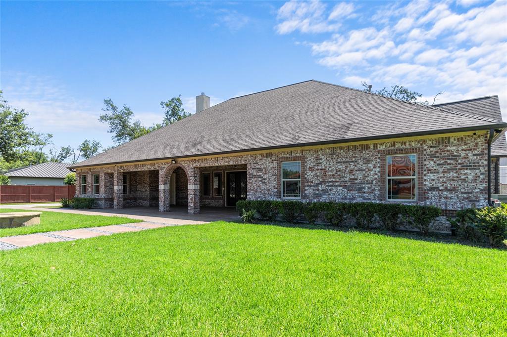 13635 1 Reeveston Road, Houston, Texas 77039, 5 Bedrooms Bedrooms, 9 Rooms Rooms,3 BathroomsBathrooms,Single-family,For Sale,Reeveston,66013237