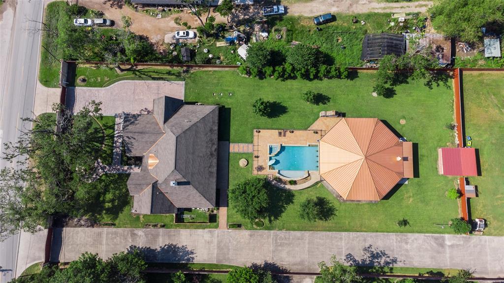 13635 1 Reeveston Road, Houston, Texas 77039, 5 Bedrooms Bedrooms, 9 Rooms Rooms,3 BathroomsBathrooms,Single-family,For Sale,Reeveston,66013237