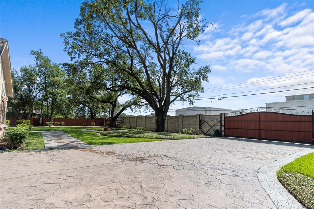 13635 1 Reeveston Road, Houston, Texas 77039, 5 Bedrooms Bedrooms, 9 Rooms Rooms,3 BathroomsBathrooms,Single-family,For Sale,Reeveston,66013237