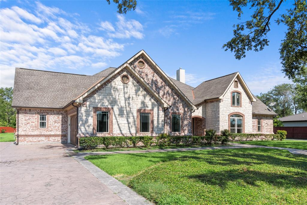 13635 1 Reeveston Road, Houston, Texas 77039, 5 Bedrooms Bedrooms, 9 Rooms Rooms,3 BathroomsBathrooms,Single-family,For Sale,Reeveston,66013237