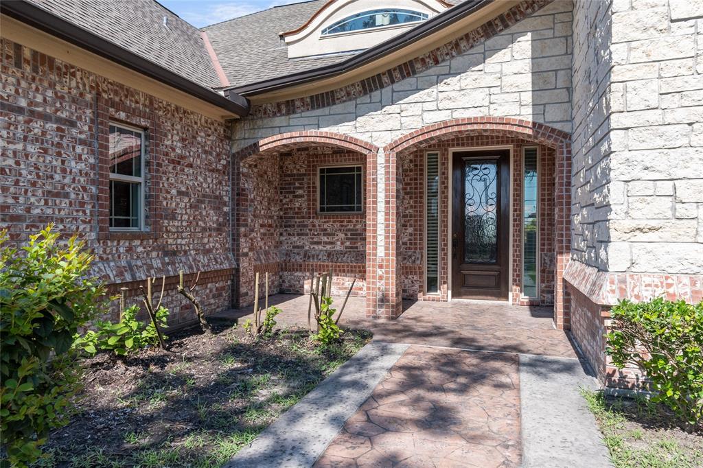13635 1 Reeveston Road, Houston, Texas 77039, 5 Bedrooms Bedrooms, 9 Rooms Rooms,3 BathroomsBathrooms,Single-family,For Sale,Reeveston,66013237