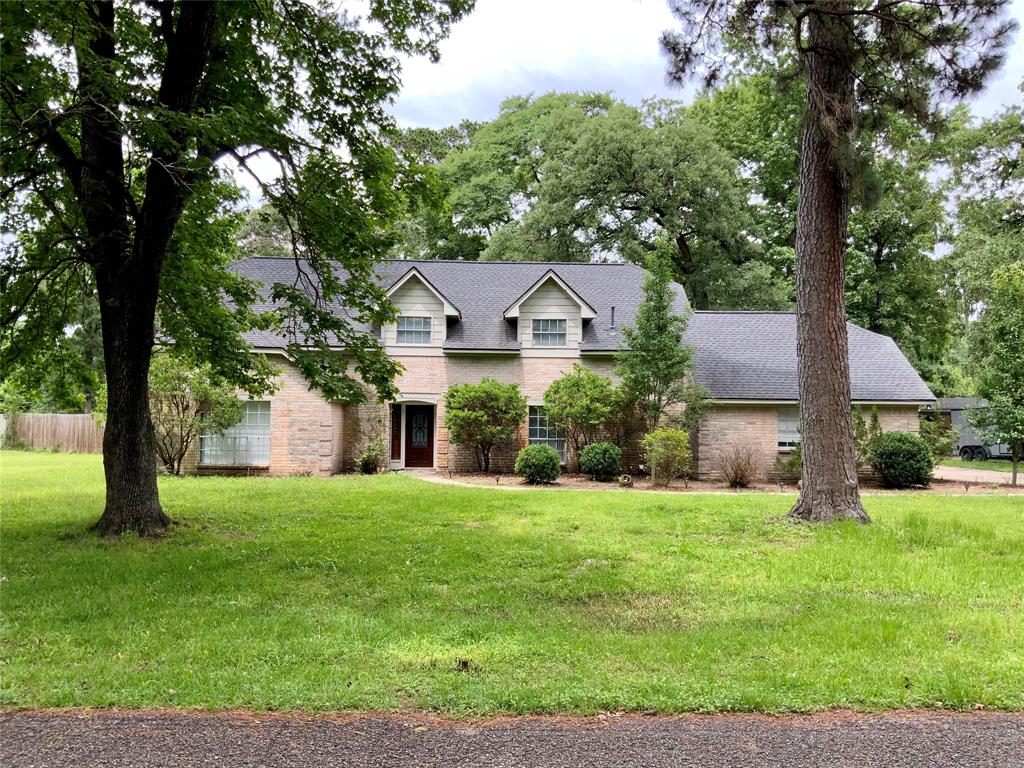 803 Glen Hollow Conroe, Texas This charming home is situated in the beautiful lakeside community of Riverbrook Forest Hills. With 4 bedrooms and 2 and a half baths, PLUS a game room this home boasts beautiful upgrades, stone fireplace in the living area and so much more! Lovely kitchen with granite countertops, gas stovetop, tile back-splash, walk-in pantry, and a breakfast bar. Enjoy the primary bathroom equipped with walk-in closet and whirlpool combo tub. Game room features built-in shelving and ample space to entertain. Located near I-45, residents enjoy easy access to The Woodlands and Spring. Delve into popular shopping, dining, and entertainment at The Woodlands Mall, The Cynthia Woods Mitchell Pavilion, and Waterway Square. Schools are zoned to Conroe ISD. Call today to book your private showing!