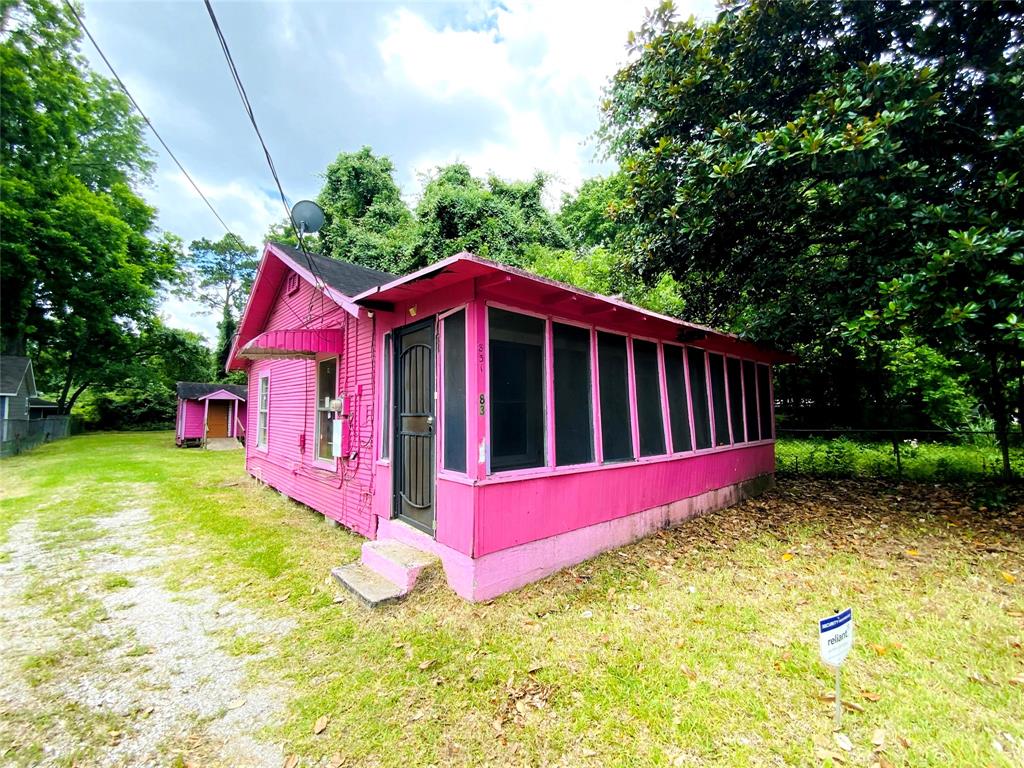 831 Elkhart Street, Houston TX 77091