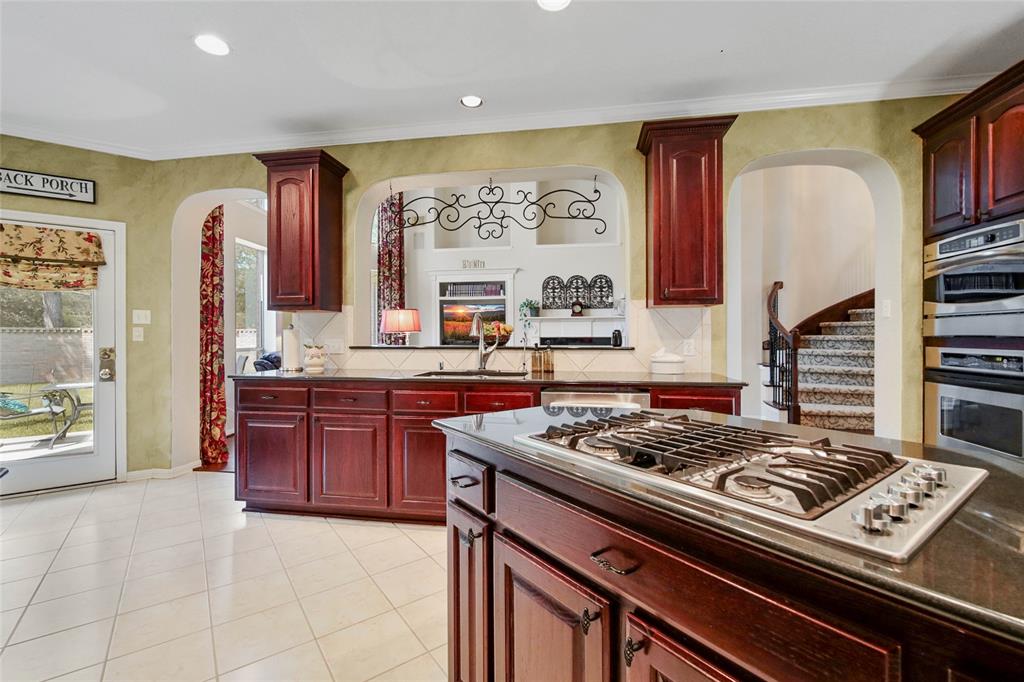 8110 Clearwater Crossing